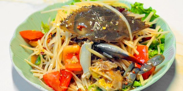 Papaya Salad w/ Fermented Fish