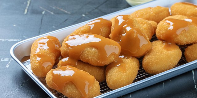 Crispy Fried Boneless W/ Sauce Tray