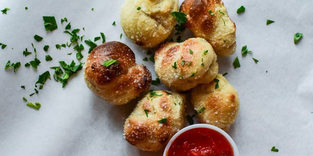 Vegan Garlic Knots