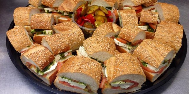 Pesto-Mozzarella Sandwich Tray