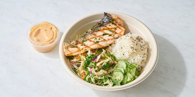Pacific Bowl With Grilled Salmon