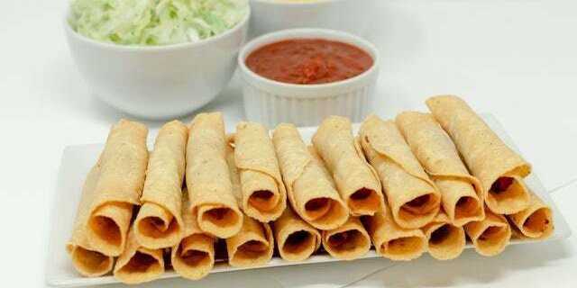 Clucketo Taco Bar