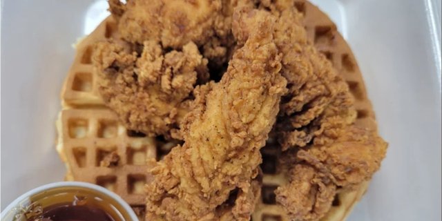 Chicken & Waffles Boxed Lunch
