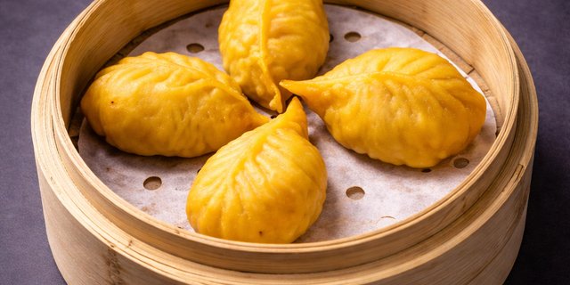 Steamed Corn w/ Chicken Mushroom Dumplings