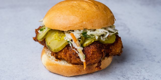 Nashville Medium Hot Sandwich