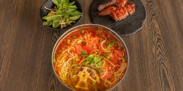 Duck Bun Bo Hue