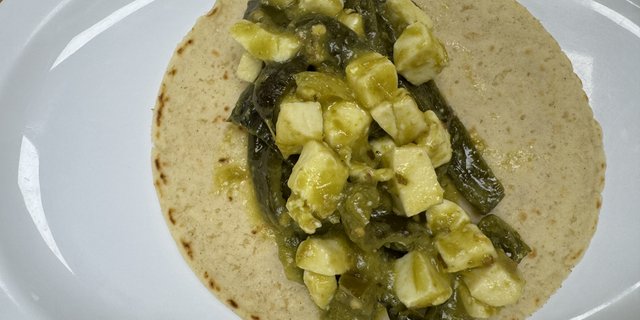 Queso Fresco & Poblano Peppers Soft Taco Box