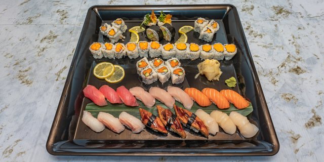 Nigiri & Spicy Maki Platter