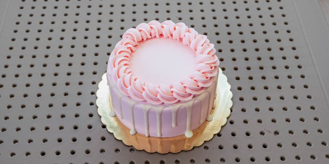 Pretty & Pink Cake