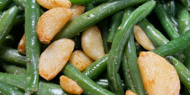 String Beans w/ Garlic & Oil
