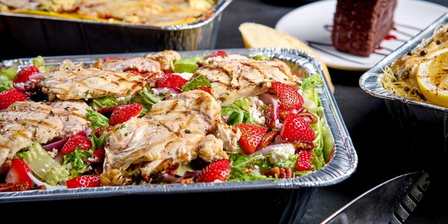 Grilled Chicken Strawberry Salad Quarter Tray