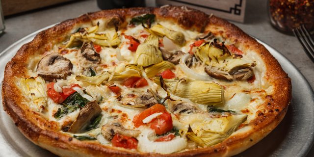 Spinach & Artichoke Pizza