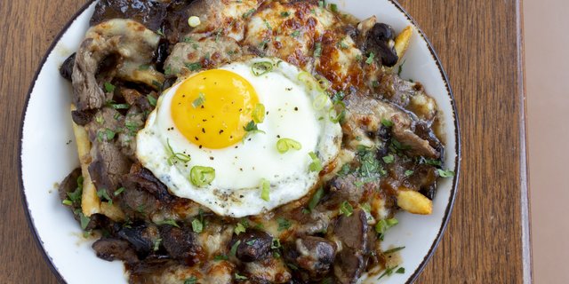 French Dip Poutine