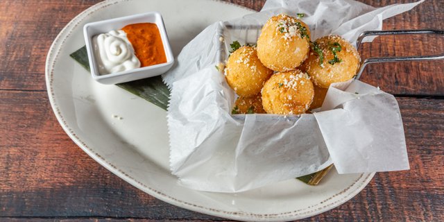 Yucca Tots Platter