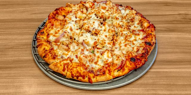 Gluten-Free BBQ Chicken Pizza