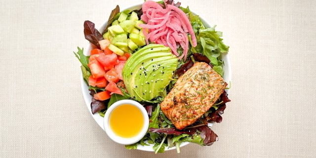 Mediterranean Salmon Salad