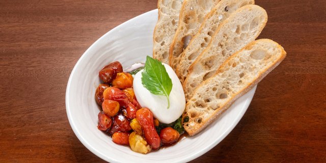 Tomato & Basil Pesto Burrata