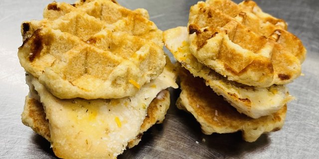 Chicken 'n Waffle