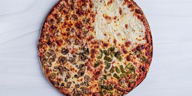 La Rosa 4-Way Pizza
