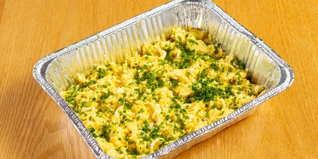 Scrambled Eggs w/ Chives & Cream Cheese