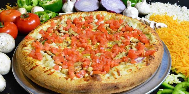 Garlic Lemon Chicken Pizza