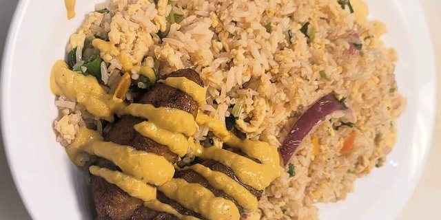 Peruvian Vegetarian Chaufa Tray
