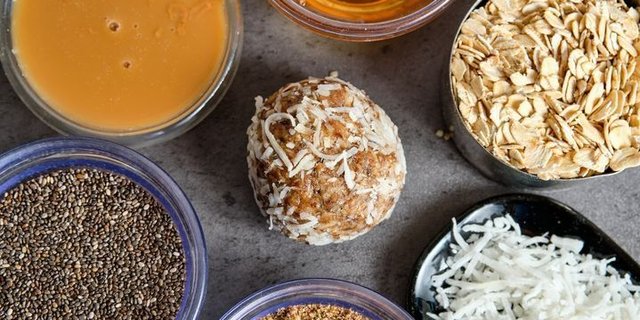 Almond Butter & Coconut Energy Bites
