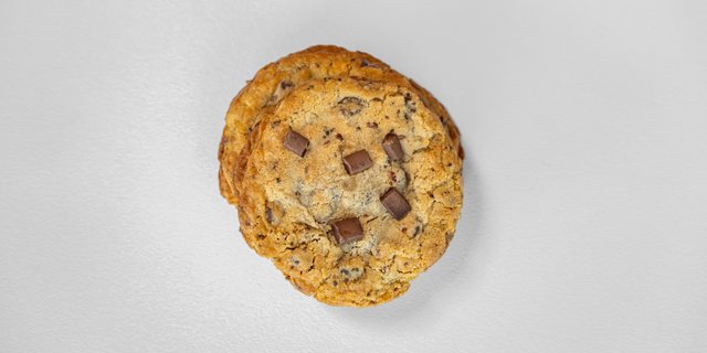 Chocolate Chunk Gluten-Free Super Cookie