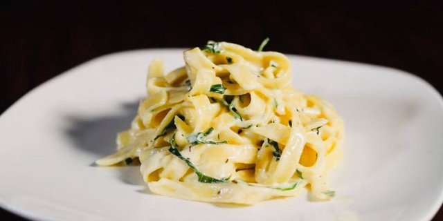 Fettuccine Alfredo