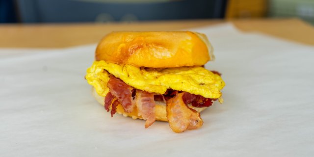Gluten-Free Egg, Cheese & Bacon Sandwich