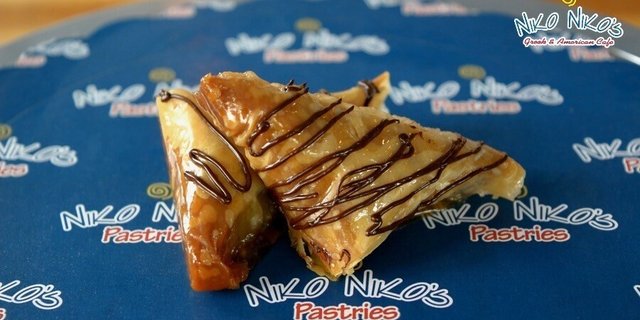 Chocolate-Drizzled Saragli