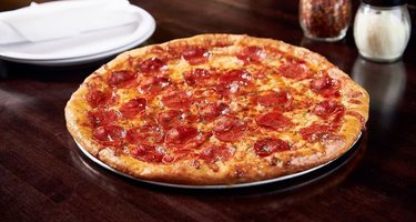 BoomBozz Pizza & Watch Bar