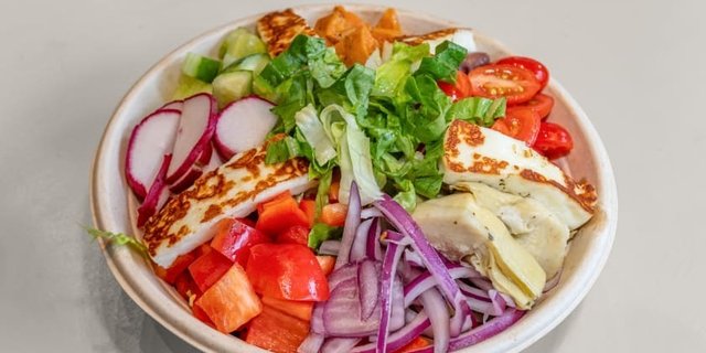 Halloumi Salad