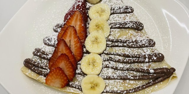 Nutella & Fresh Strawberry Crepe