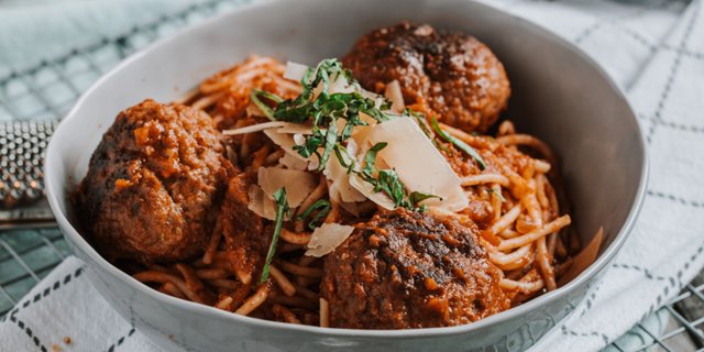 Spaghetti & Meatballs
