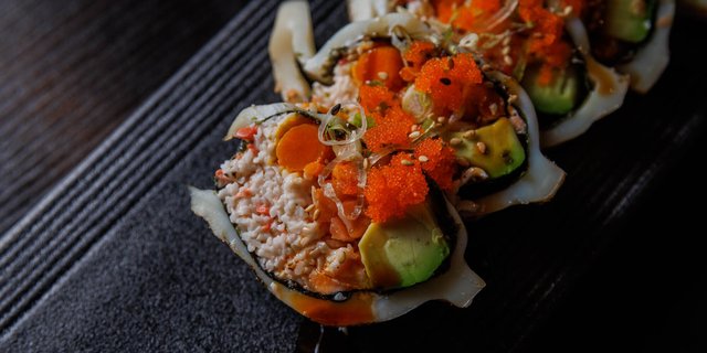 Tiger Eyes Roll