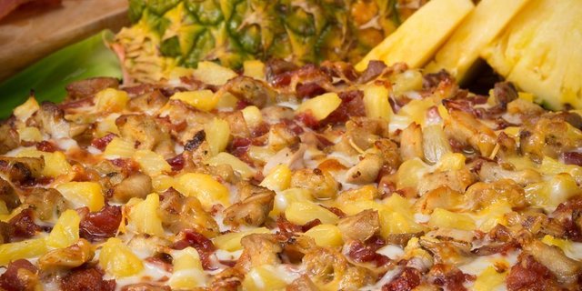 Pine Chicken Luau Pizza