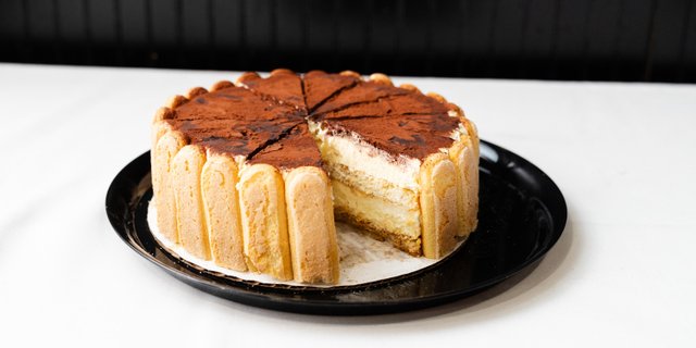 Polcari’s Whole Tiramisu Cake