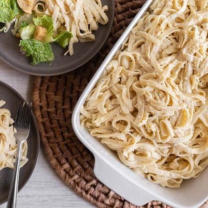 Chicken Alfredo + Caesar Salad Entrée Bundle