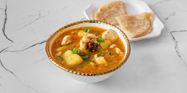Chicken & Potatoes Curry