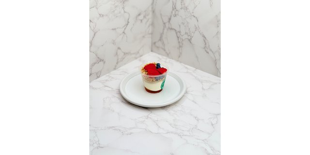 Mini Individual Strawberry Honey Greek YogurtCup