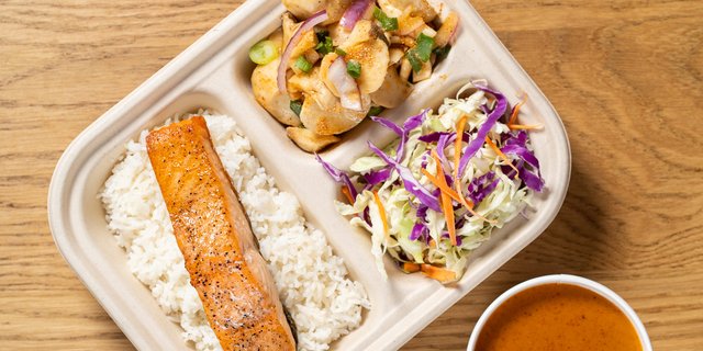 Grilled Salmon Boxed Lunch