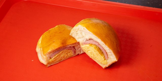 Baked Ham & Egg Bun