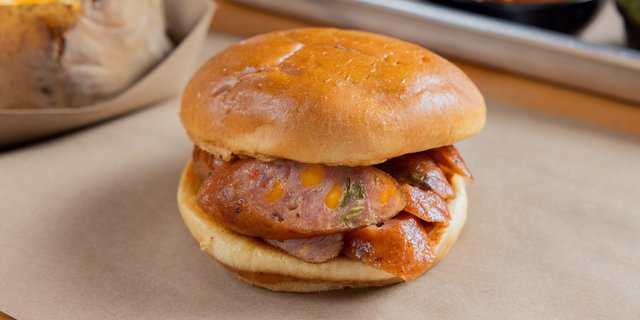 Jalapeño Cheddar Sausage Sandwich Boxed Lunch