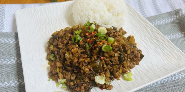 R4. Tomato Pickle Cabbage & Minced Pork
