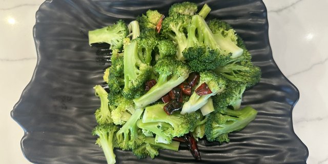 Stir-Fried Broccoli