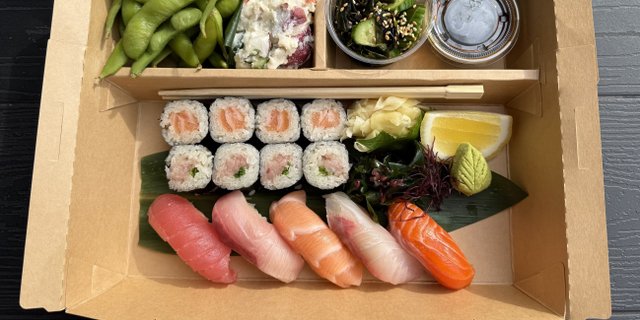Nigiri & Maki Combo Lunch Box