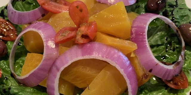 Golden Beets Salad Pan