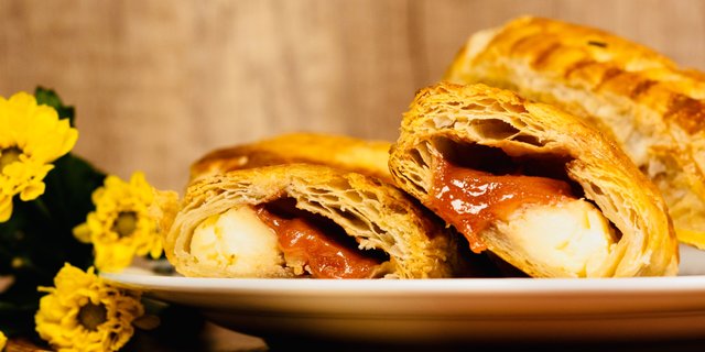 Guava & Cheese Puff Pastry