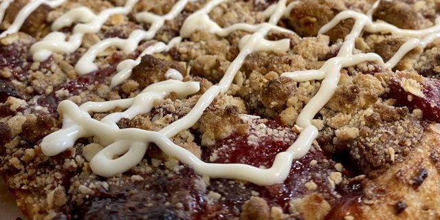 Strawberry Nutella Dessert Pizza
